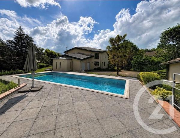 Maison à vendre  8 pièces - 340 m 2   ST GIRONS  - 09
