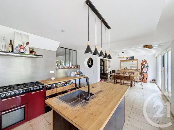 Maison à vendre  8 pièces - 340 m 2   ST GIRONS  - 09