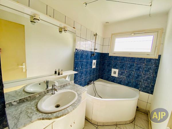 Vente maison Lesparre Medoc : 150 000 € - AJP Lesparre Immobilier
