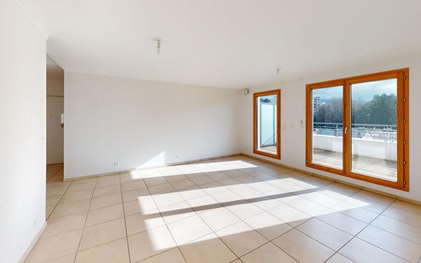 Appartement à louer    5 pièces • 119,33 m2 Saint-Étienne