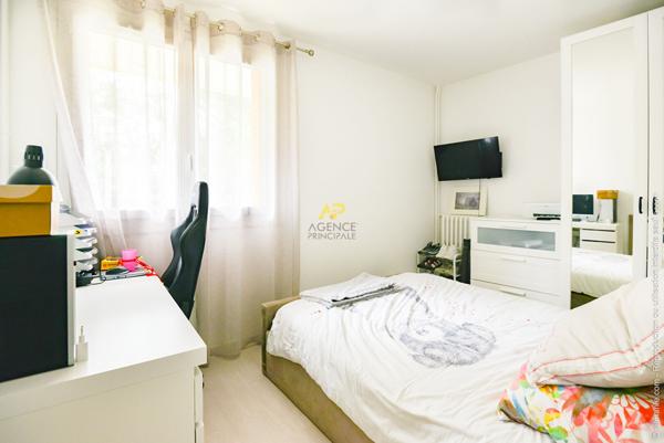 Appartement 3 chambres à la Frette-sur-Seine €235 000 ** - Référence 1895