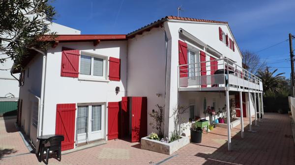 DAX IMMEUBLE DE RAPPORT 15 APPARTEMENTS CENTRE-VILLE DE DAX