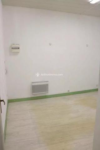 Location Local commercial 98 m2 à Matha