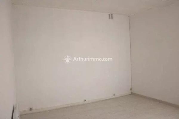 Location Local commercial 98 m2 à Matha