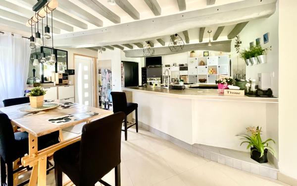 Maison à vendre    4 pièces • 140,04 m2 Saint-Paul-du-Vernay