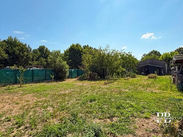 TERRAIN CONSTRUCTIBLE 742m2 NON VIABILISE