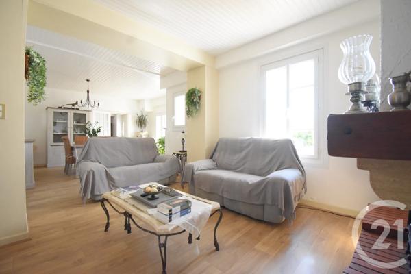 Maison à vendre  5 pièces - 158,61 m 2   VENDAT  - 03