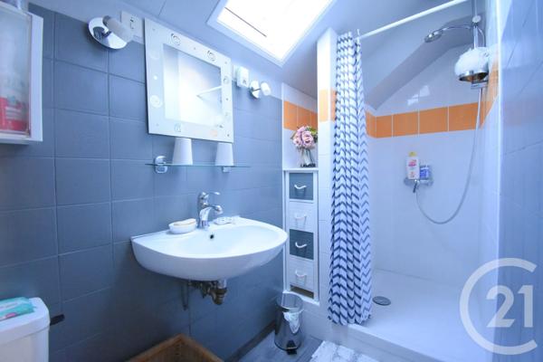Maison à vendre  5 pièces - 158,61 m 2   VENDAT  - 03