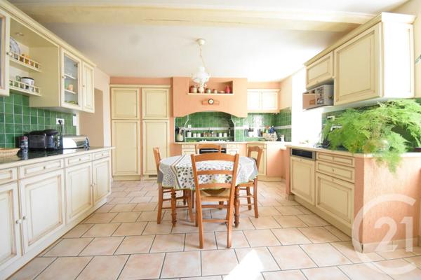 Maison à vendre  5 pièces - 158,61 m 2   VENDAT  - 03