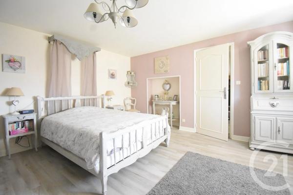 Maison à vendre  5 pièces - 158,61 m 2   VENDAT  - 03