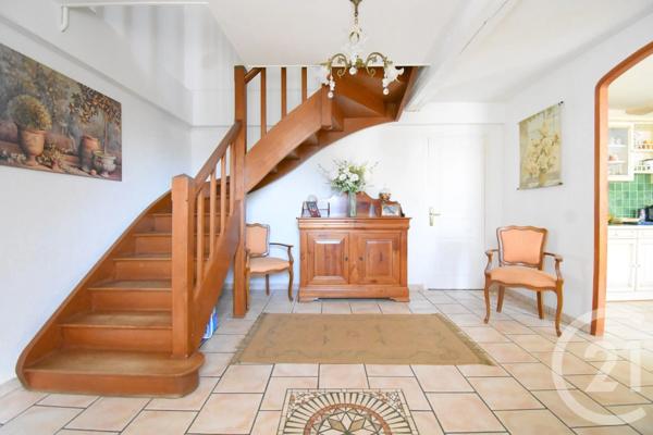 Maison à vendre  5 pièces - 158,61 m 2   VENDAT  - 03
