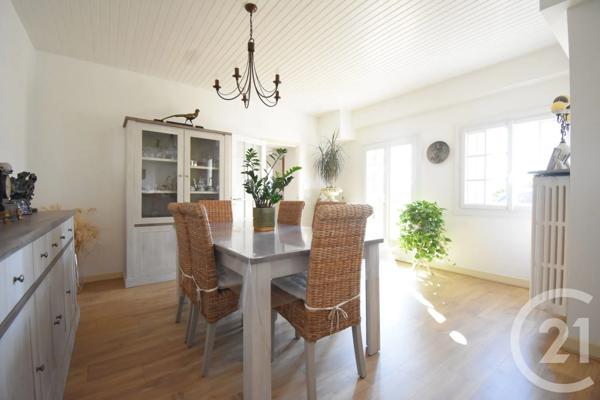 Maison à vendre  5 pièces - 158,61 m 2   VENDAT  - 03