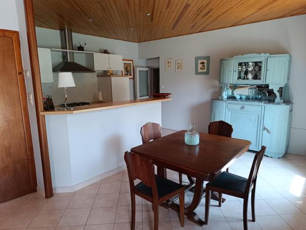 29390 Leuhan maison de 80 m² 2 chambres beau salon séjour dépendance et 1.1 hectare