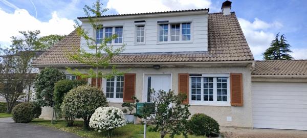Maison Familiale de 141m², 5 chambres dans résidence prisée