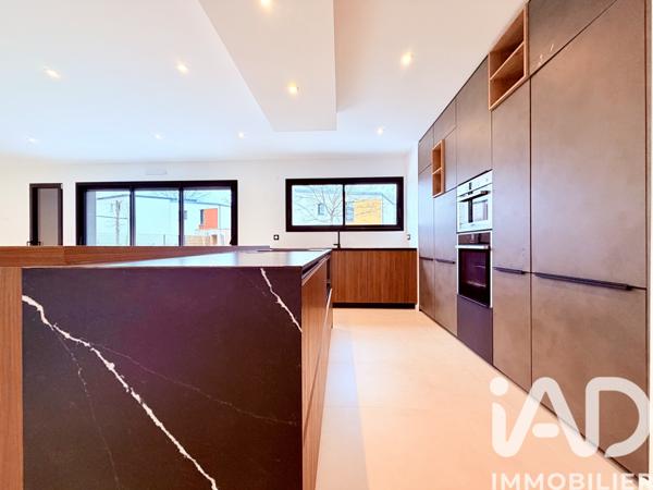 Maison à vendre 6 pièces 165 m² Le Rheu