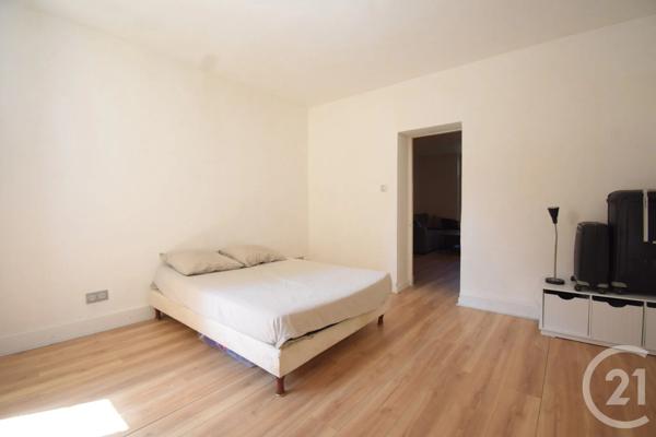 Appartement T2 à vendre  2 pièces - 41,56 m 2   VICHY  - 03