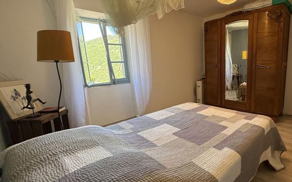 Maison à vendre    4 pièces •  Villefort