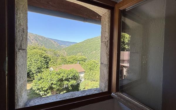 Maison à vendre    4 pièces •  Villefort