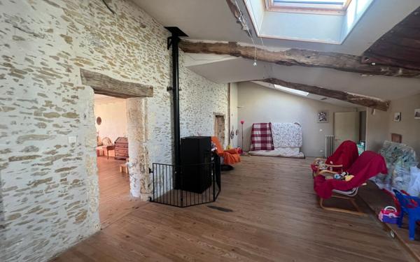 Maison à vendre    4 pièces •  Gémozac