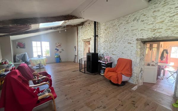 Maison à vendre    4 pièces •  Gémozac