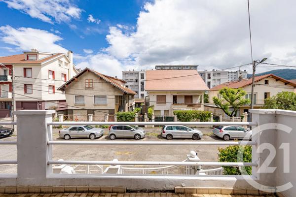 Maison à vendre  6 pièces - 161,85 m 2   GRENOBLE  - 38