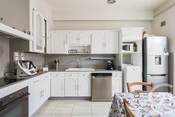Maison à vendre  6 pièces - 161,85 m 2   GRENOBLE  - 38