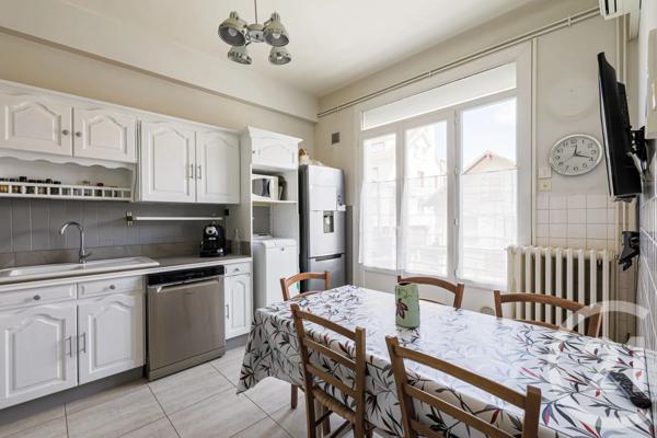 Maison à vendre  6 pièces - 161,85 m 2   GRENOBLE  - 38