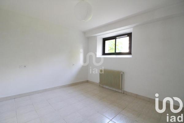 Maison 9 pièces de 170 m² à Saint-Georges-de-Luzençon (12100)