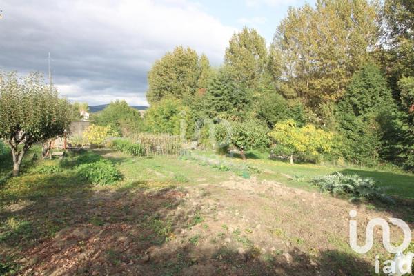 Maison 9 pièces de 170 m² à Saint-Georges-de-Luzençon (12100)