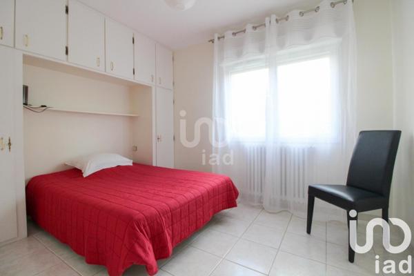 Maison 9 pièces de 170 m² à Saint-Georges-de-Luzençon (12100)