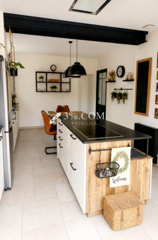 Maison 7 pièce(s) 2 chambre(s) 125.38 m²