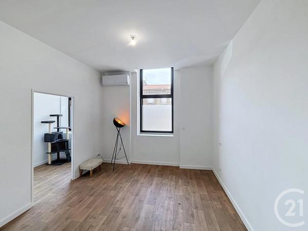 Appartement F3 à vendre  3 pièces - 99,40 m 2   LE PUY EN VELAY  - 43