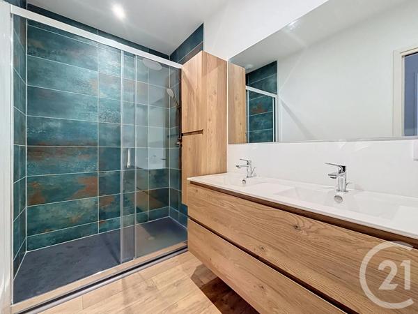 Appartement F3 à vendre  3 pièces - 99,40 m 2   LE PUY EN VELAY  - 43