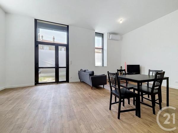 Appartement F3 à vendre  3 pièces - 99,40 m 2   LE PUY EN VELAY  - 43
