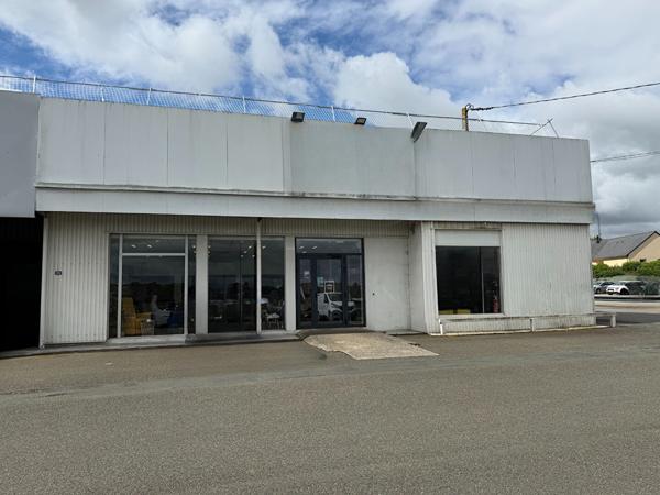 A LOUER, un local commercial à Laval , Laval A LOUER, un local commercial à Laval , Laval