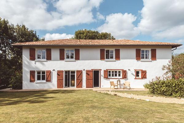 64520 BIDACHE immeuble de rapport 426 m2, piscine