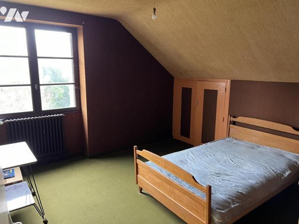 SSAINT ETIENNE DE MONTLUC - Maison à rénover (116 m²) avec nombreuses annexes.