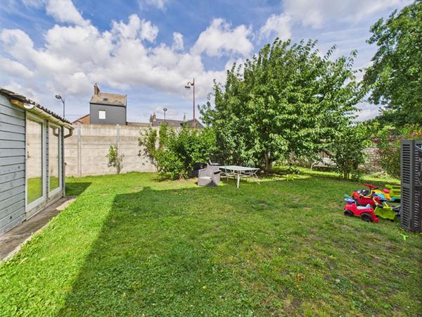 Maison de maître à vendre - 4 chambres et grand jardin !