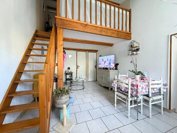 Immeuble de rapport de 207,72 m2 situé à Elbeuf - ELBEUF