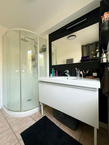 Immeuble de rapport de 207,72 m2 situé à Elbeuf - ELBEUF