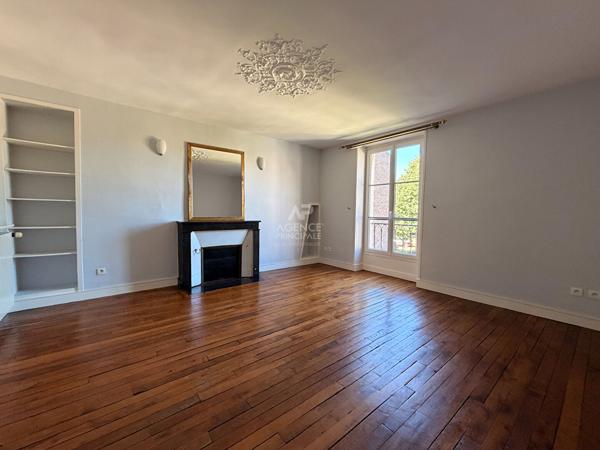 Appartement 5 pièces 112 m2 - SAINT GERMAIN EN LAYE Loyer 2 300 €/mois charges comprises **  - Référence  18402