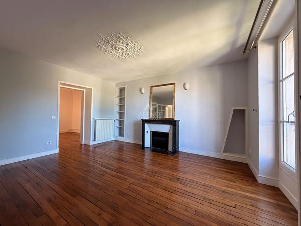 Appartement 5 pièces 112 m2 - SAINT GERMAIN EN LAYE Loyer 2 300 €/mois charges comprises **  - Référence  18402