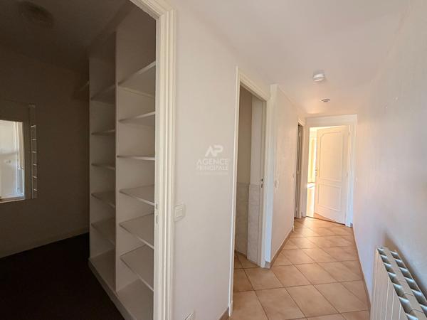 Appartement 5 pièces 112 m2 - SAINT GERMAIN EN LAYE Loyer 2 300 €/mois charges comprises **  - Référence  18402