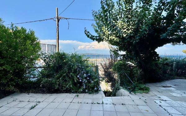 Maison à vendre    2 pièces •  Istres