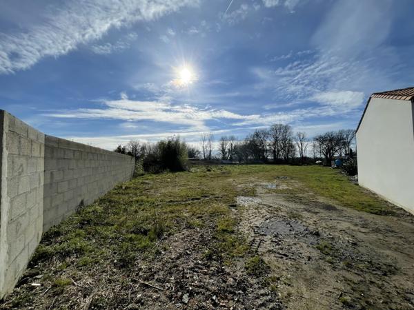 Terrain à viabiliser 1900m²