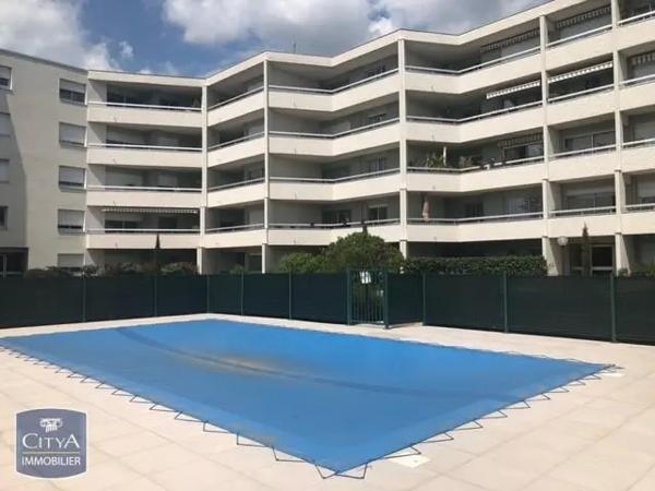 Appartement à louer 2 pièces 34.2m² Riom (63200)
