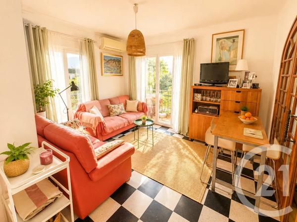 Appartement F3 à vendre  3 pièces - 57 m 2   SANARY SUR MER  - 83