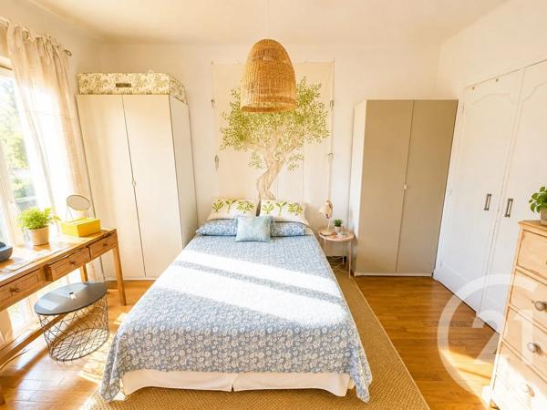 Appartement F3 à vendre  3 pièces - 57 m 2   SANARY SUR MER  - 83