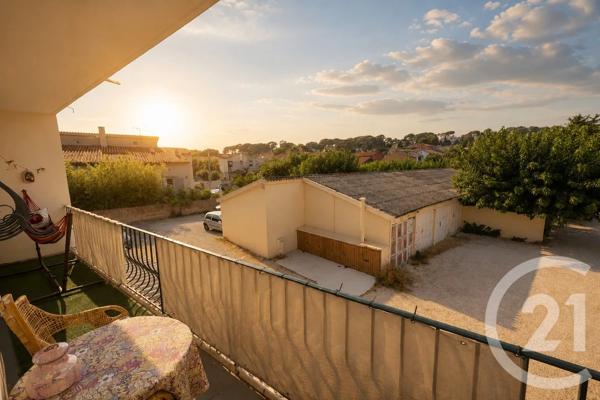 Appartement F3 à vendre  3 pièces - 57 m 2   SANARY SUR MER  - 83