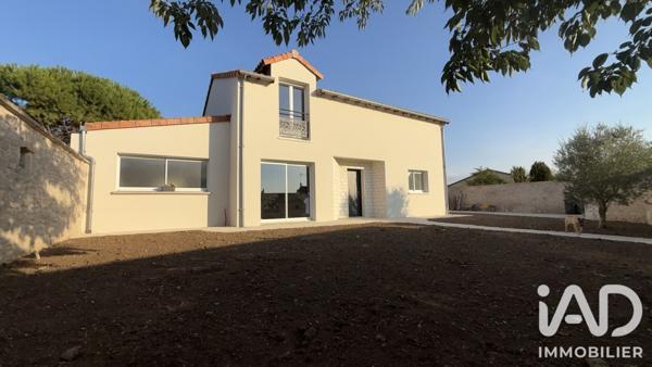 Maison à vendre 6 pièces 206,92 m² Neuville-de-Poitou